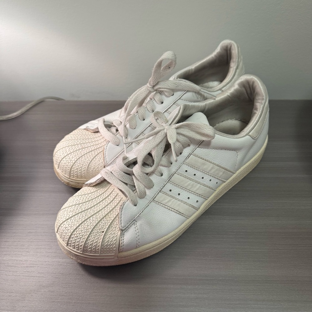👟 Adidas Originals Superstar Sneakers in White — Women’s 6.5